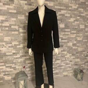 Elegant Black Women's Blazer